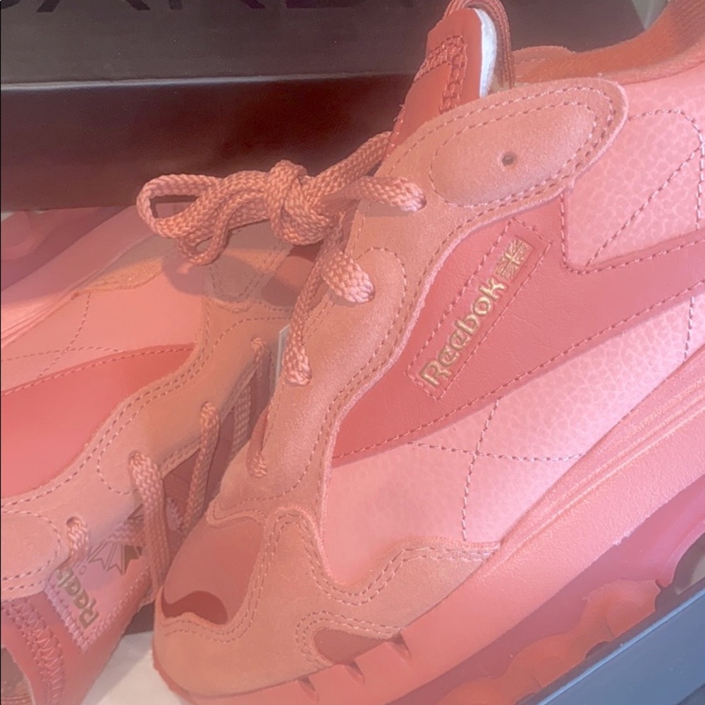 Shoes - Picture 2 of 5